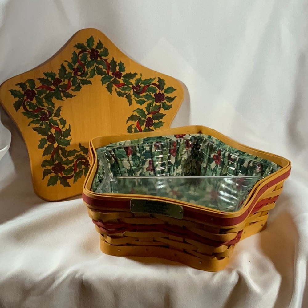 2001 Christmas Shining Star basket with divided and single protectors